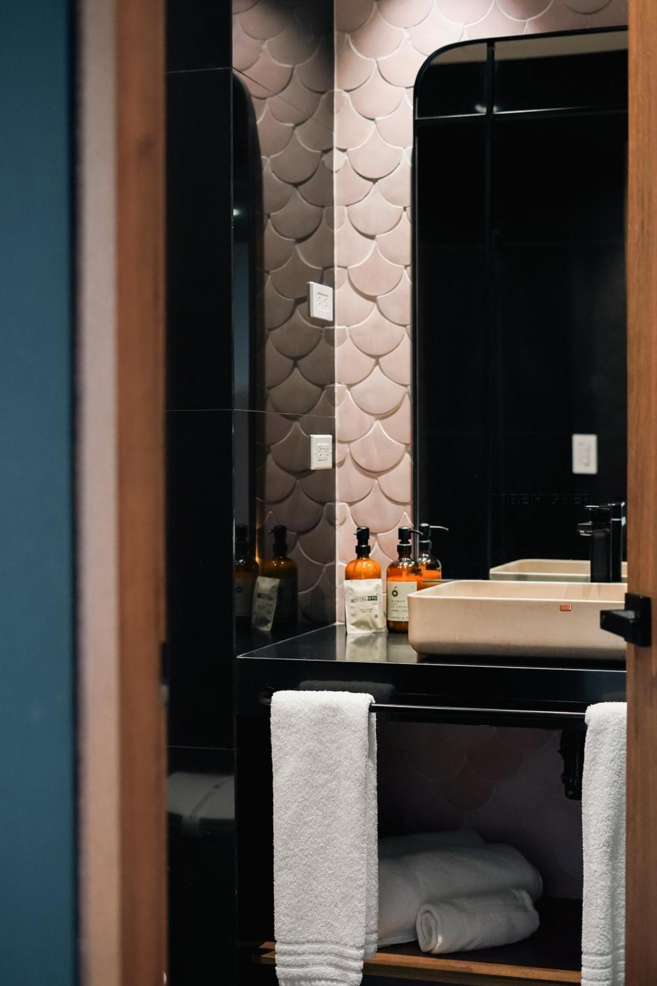 Hotel Sexto By Icono Армения Екстериор снимка